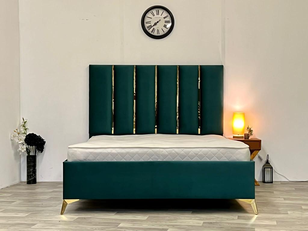 Ria Gold strips bed | Strip bedframe